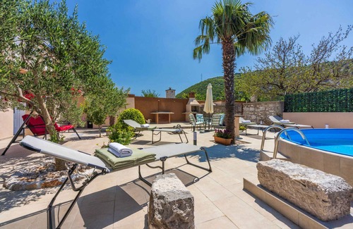 Vinodolska opcina Villa | Casa vacacional con piscina y gran solárium