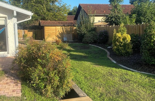 Leon Casa | Villa with swimming pool, close to the lake/ocean and walking distance to the village