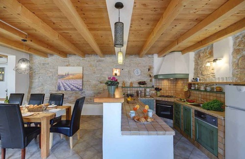 Gracisce Villa | Casa vacacional con piscina y parque infantil