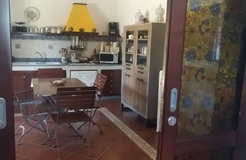 Menfi Villa | Villa con piscina y cesped