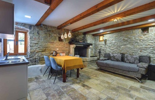 Rezanci Villa | Casa vacacional con piscina y terraza