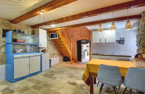Rezanci Villa | Casa vacacional con piscina y terraza