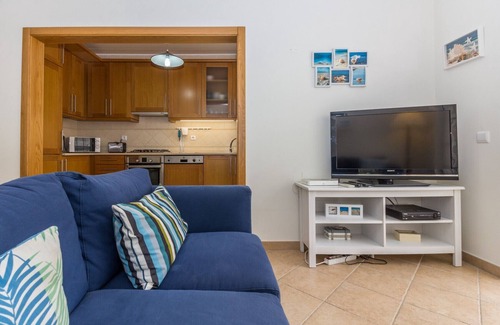 Manta Rota Chalet De Esquí | Vivienda con WIFI, piscina comunitaria a 200m de la playa by AlgarveManta (1V4)