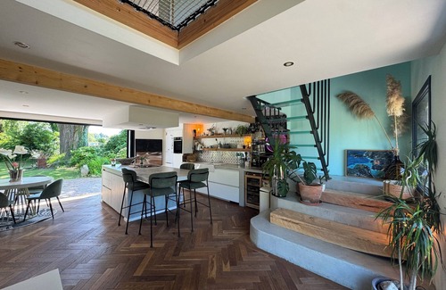 Locmaria Casa | Villa with wooded park, near beach and paths