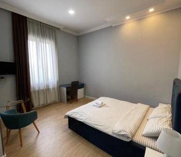 Tbilisi Villa | Villa with yard in the center