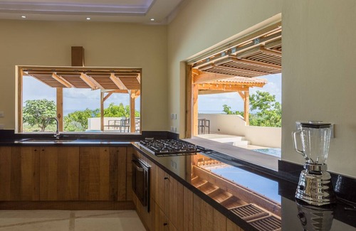 Las Terrenas Villa | Villa WOW: 1 millón de dólares al mar + vista al atardecer