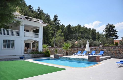 Yesiluzumlu Villa | Villa Xclusive by Turkish Lettings