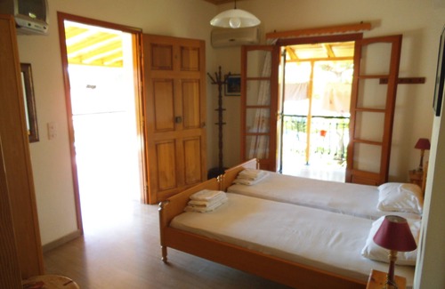 Kalamaki Casa | Villa Xenos Studios & Apartments