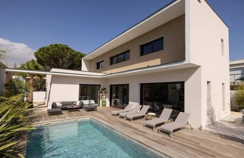 Cap d'Agde Casa | Villa Yuna Heated Swimming Pool Beach