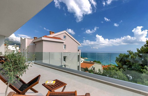 Baska Voda Villa | Villa Zagradina - villa con vista al mar y piscina climatizada cerca de la playa