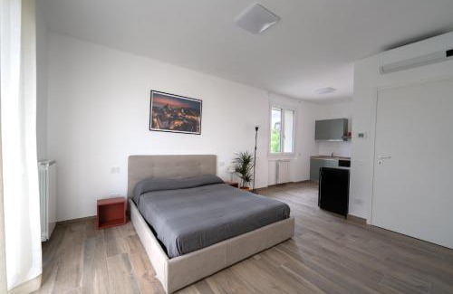 Bergamo Apartamento | Villa Zina - Apt Rosso - 10 min from city centre and airport