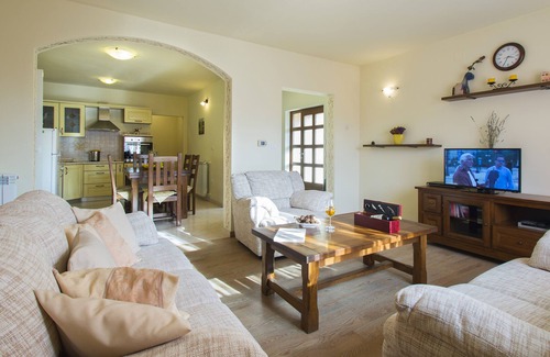 Topid Casa | Villa Zina with pool, family-friendly and quiet location