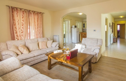 Topid Casa | Villa Zina with pool, family-friendly and quiet location