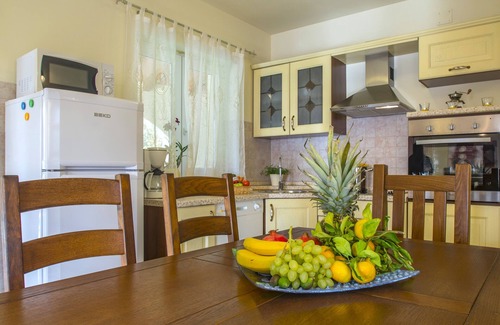 Topid Casa | Villa Zina with pool, family-friendly and quiet location