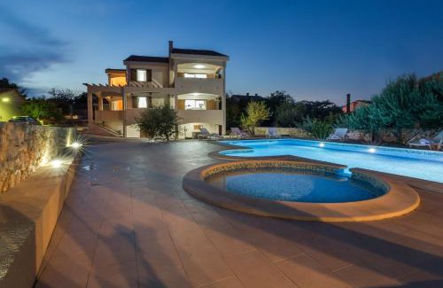 Razanac Villa | Villa Zlatni dvori ZadarVillas
