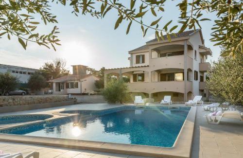 Razanac Villa | Villa Zlatni dvori ZadarVillas