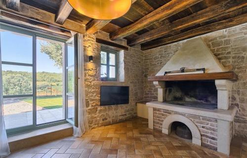 Rakotule Villa | Villa Zvonar near Motovun with large pool and whirlpool