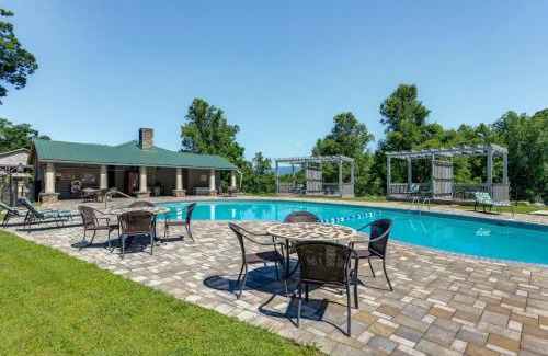 Bryson City Casa | Village 37 Stone Cabin