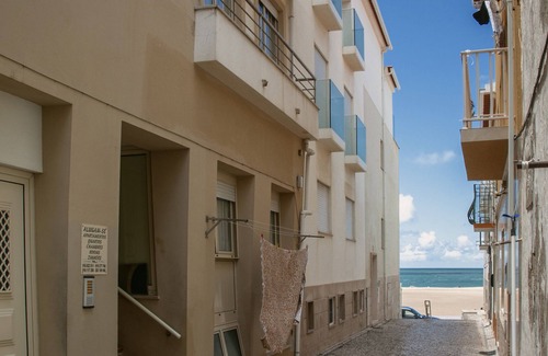 Nazare Apartamento | Village Beach House - 50 mt from Nazare Beach