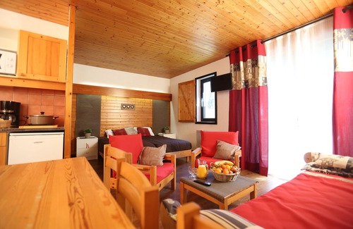 Les Carroz-d'Araches Complejo | Village Club Les Tavaillons