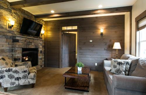 Berlin Casa | Village Dreams Cottage by Amish Country Lodging