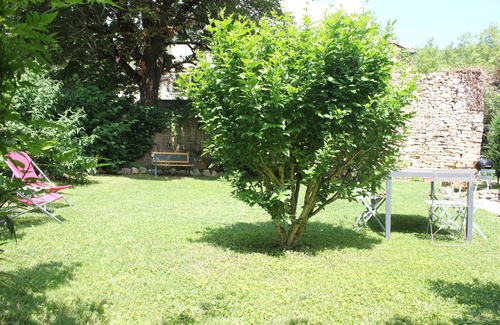Saint-Antonin Noble Val Casa | Casa de pueblo con gran jardín privado.