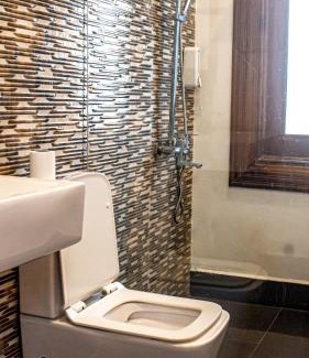 Valvettithurai Hotel | Village Hotel Northern Point