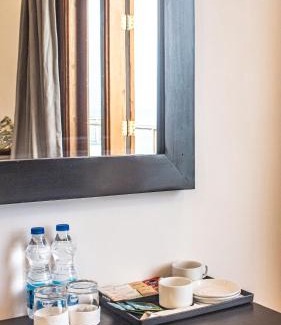Valvettithurai Hotel | Village Hotel Northern Point