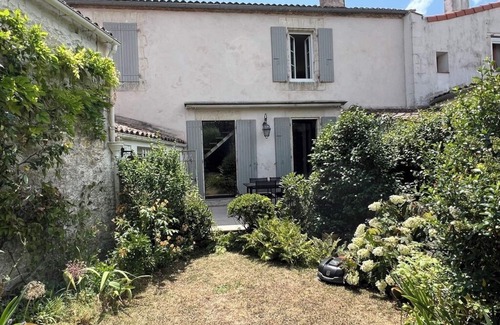 LHoumeau Casa | Village house at the gateway to the Ile de Ré