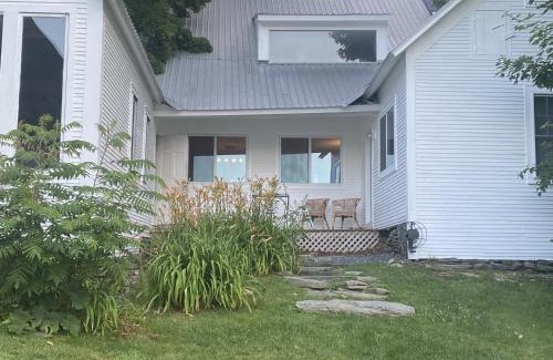 Waitsfield Casa | Village House home