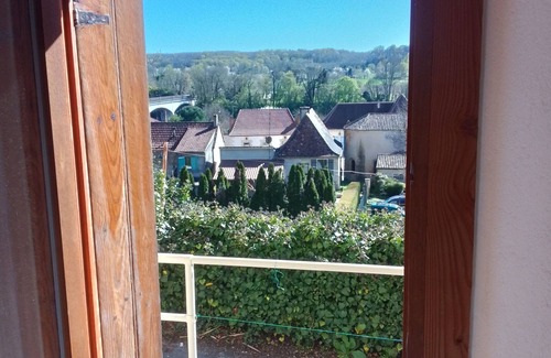 Saint-Capraise-de-Lalinde Casa | Village house overlooks valley