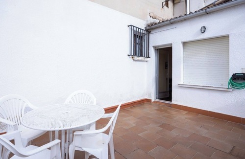 Viguera Casa | Casa de pueblo con merendero y chimenea.