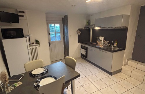 Espaly-Saint-Marcel Casa | 🏡 Village house with terrace, near Le Puy-en-Velay