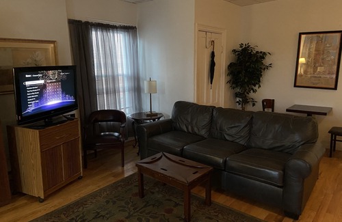 Baldwinsville Apartamento | Pueblo Loft encima del comerciante local
