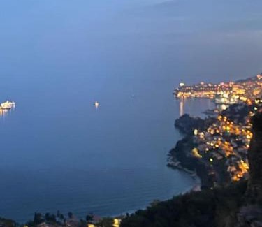 Old Town Apartamento | Village Médiévale, superbe appartement vu mer et Monaco