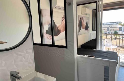 Naturist Village Apartamento | Village naturiste Agde studio rénové avec parking