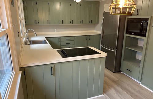 Manlius Casa | Village of Manlius, two bedrooms & private bathroom available in shared home