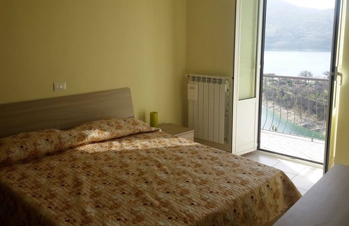 Castel di Tora Apartamento | Pueblo en la casa de vacaciones del lago