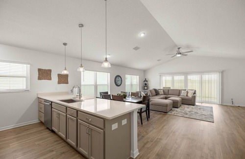 Sumter County Casa | Villages 3BR | Patio | Golfcart | By Eastport Sq.