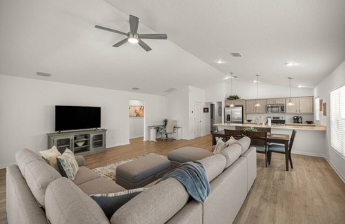 Sumter County Casa | Villages 3BR | Patio | Golfcart | By Eastport Sq.