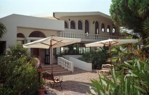 Santa Maria Apartamento | Villaggio Pineta Petto Bianco