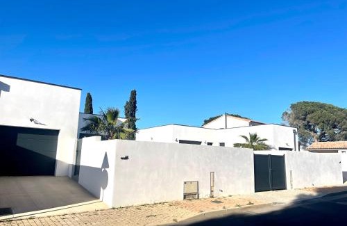 Portiragnes Villa | Villas Ambiance 21 Elégance Méditerranéenne à Portiragnes entre Terre et Mer Villa Séréna