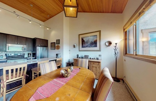 Snowmass Village Condominio | Hermosas vistas, actualizado condominio W / Snowmass Club de acceso!