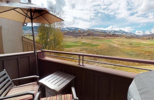 Snowmass Village Condominio | Hermosas vistas, actualizado condominio W / Snowmass Club de acceso!