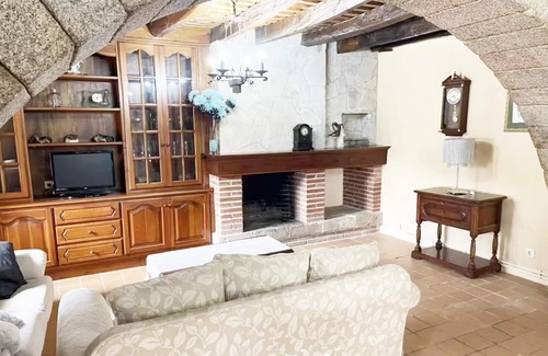 Llagostera Casa | VILLAS COSETTE MASÍA CAN TIBAU rodeada de bosques y campos