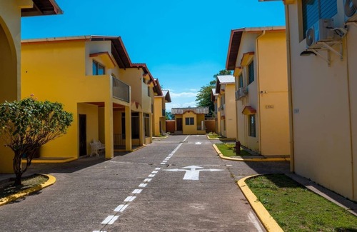 Colonia El Naranjal Villa | Villas del Mar V