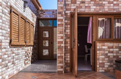 Esquinzo Casa | Villas El Paraiso