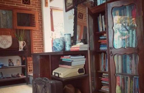 Klojen Cama Y Desayuno | villas in batu indonesia homestay