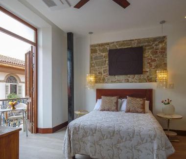 Casco Viejo Apartamento | Villas La Fontana Amplias ApartaSuite-piscina 201