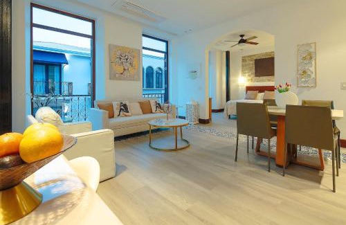 Casco Viejo Apartamento | Villas La Fontana Amplias ApartaSuite-piscina 201